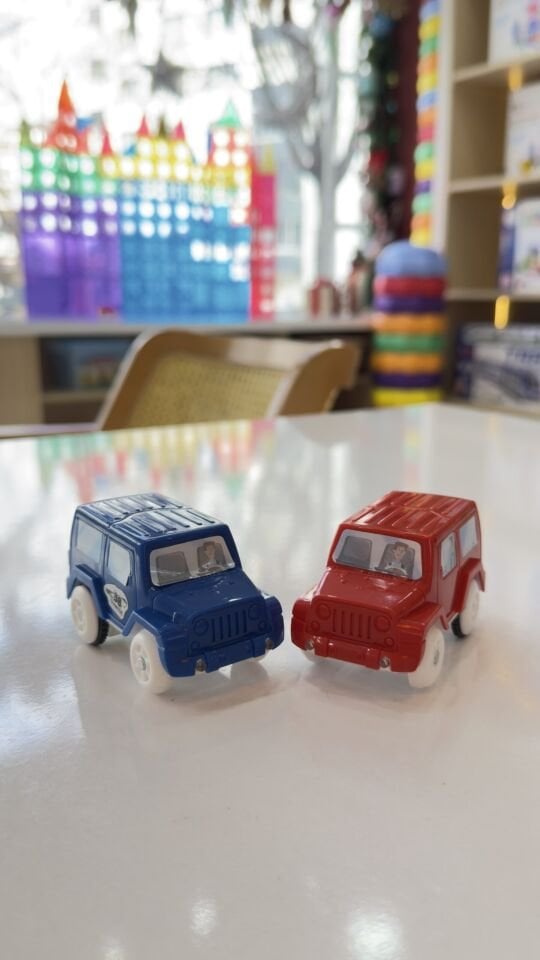 Mini Pilli Araba- Manyetik Bloklarla Uyumlu (2 adet)