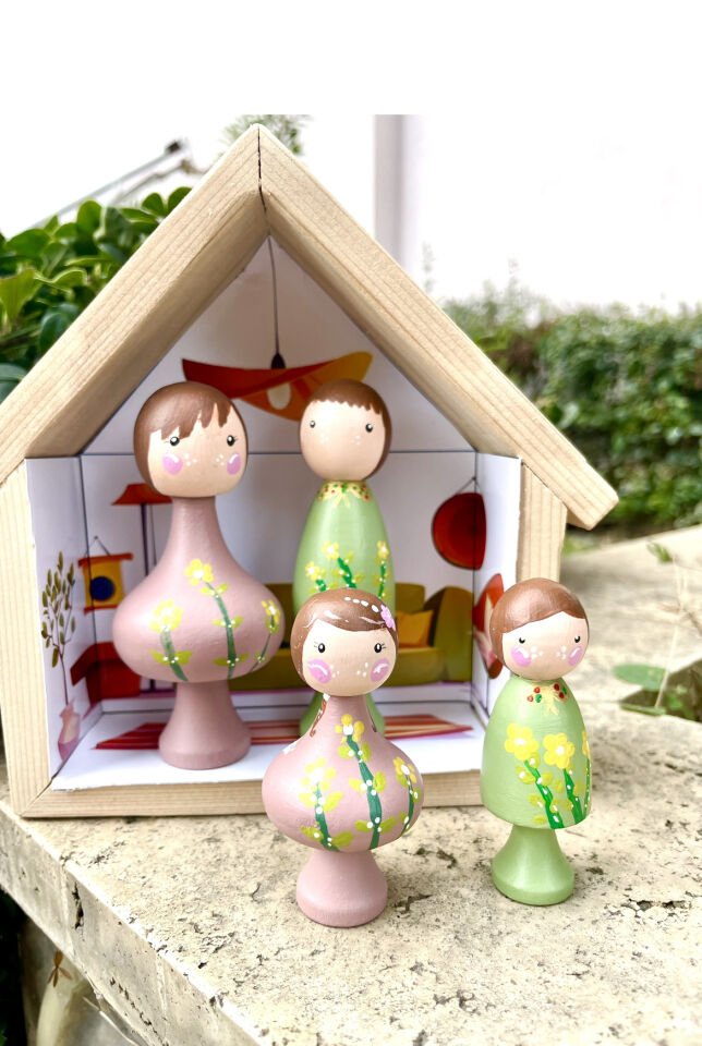 YENİ Desenli Waldorf Ahşap Oyuncak Peg Doll Bebek 4 Parçalı Aile Oyuncak Seti (4 PARÇA)