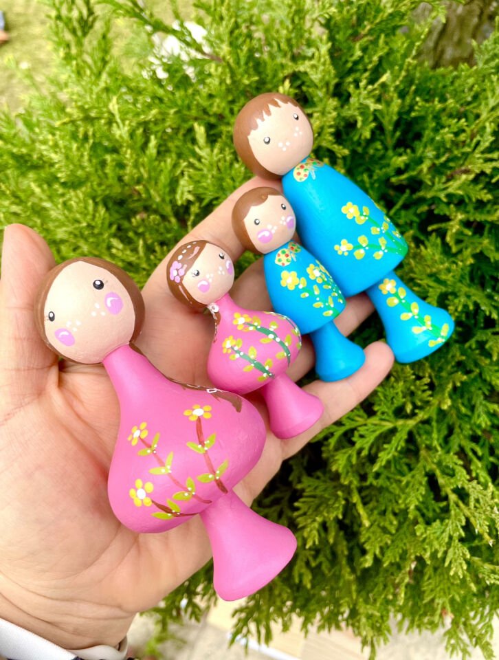 YENİ Desenli Waldorf Ahşap Oyuncak Peg Doll Bebek 4 Parçalı Aile Oyuncak Seti (4 PARÇA)