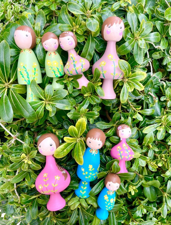 YENİ Desenli Waldorf Ahşap Oyuncak Peg Doll Bebek 4 Parçalı Aile Oyuncak Seti (4 PARÇA)