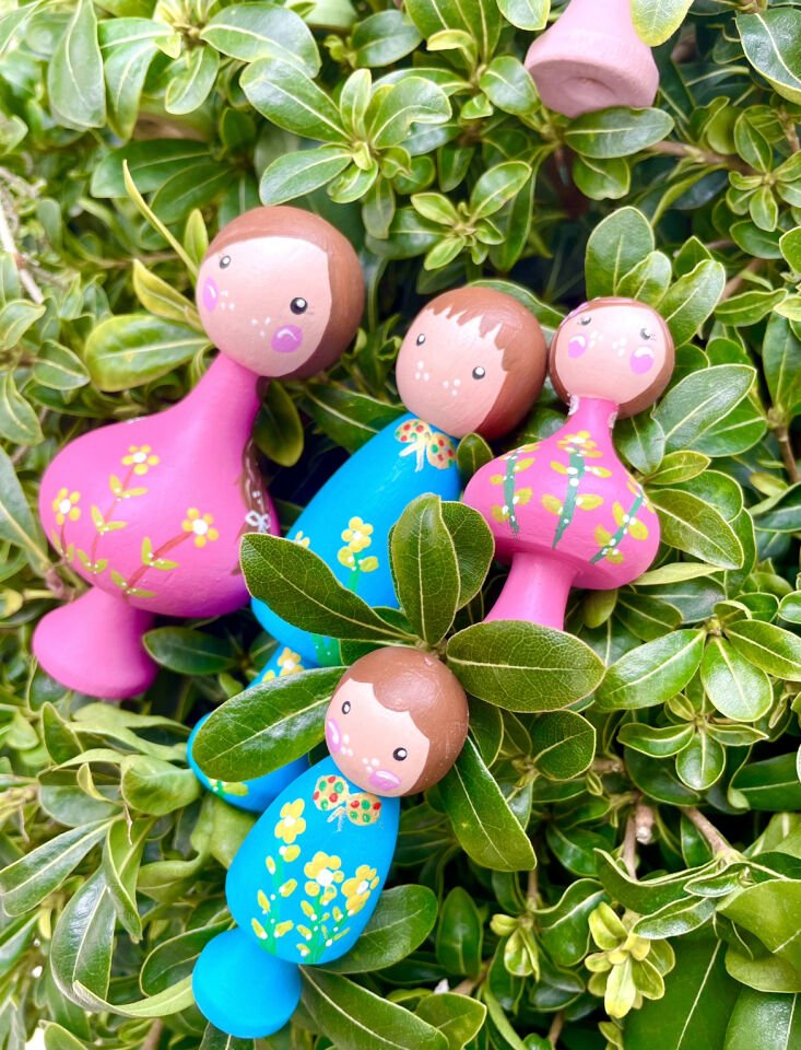 YENİ Desenli Waldorf Ahşap Oyuncak Peg Doll Bebek 4 Parçalı Aile Oyuncak Seti (4 PARÇA)