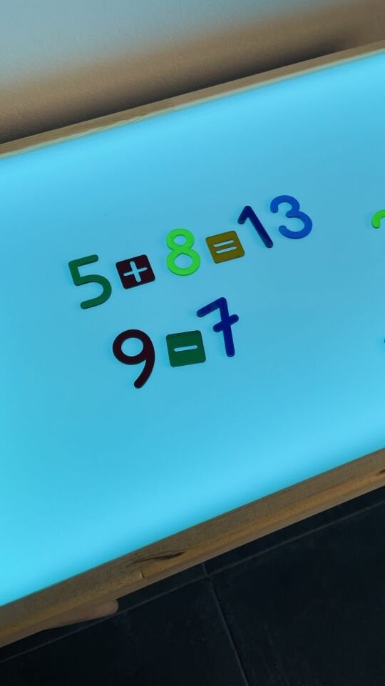 Ahşap Işıklı Masa Ayaksız Montessori 16 Renkli (Reggio Emilia Tabla)