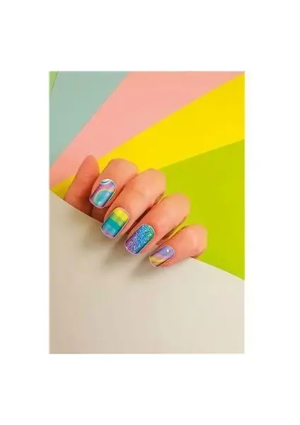 Clementoni Crazy Chic Tak Çıkar Tırnaklar Gökkuşağı